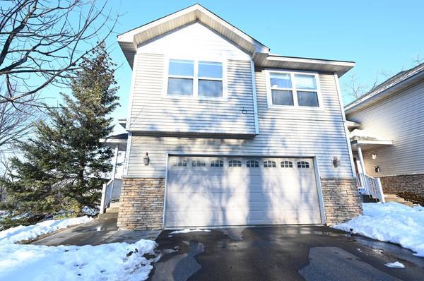 Saint Paul, MN 55107,474 Wyoming ST E