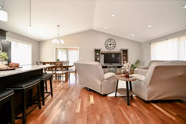 Winona, MN 55987,1371 Summit DR