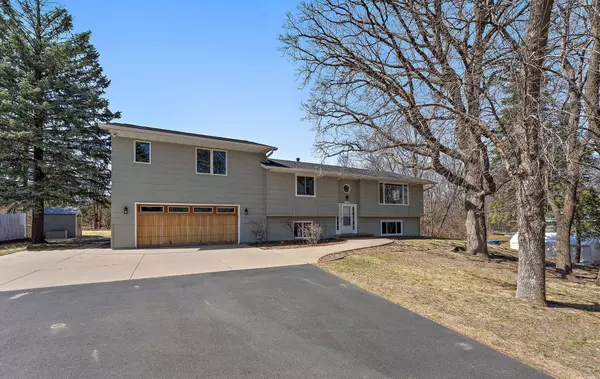 7926 Zinnia ST, Victoria, MN 55386