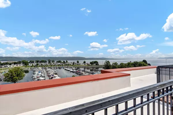 Lake City, MN 55041,101 S Washington ST #302