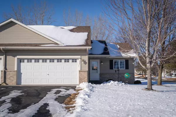 327 Wildwood CIR, Roberts, WI 54023