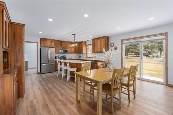 2132 Arkwright ST Maplewood, MN 55117