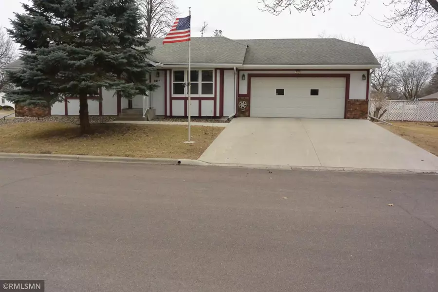 1311 Louden AVE N, Glencoe, MN 55336