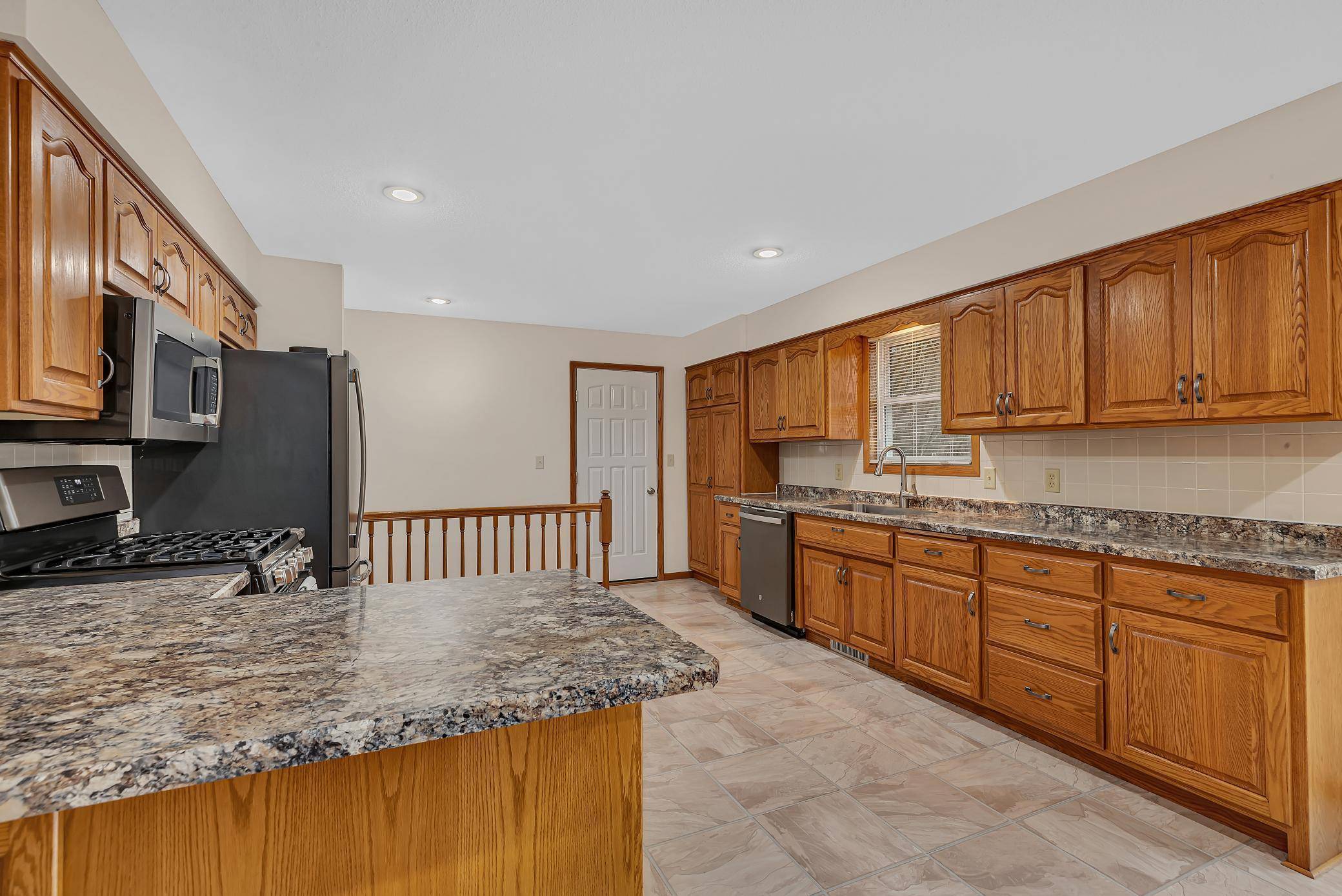 Avon, MN 56310,18615 County Road 9