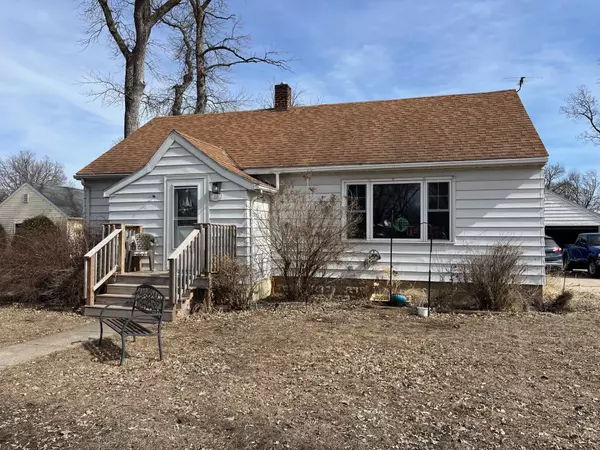 318 N Swift AVE, Litchfield, MN 55355