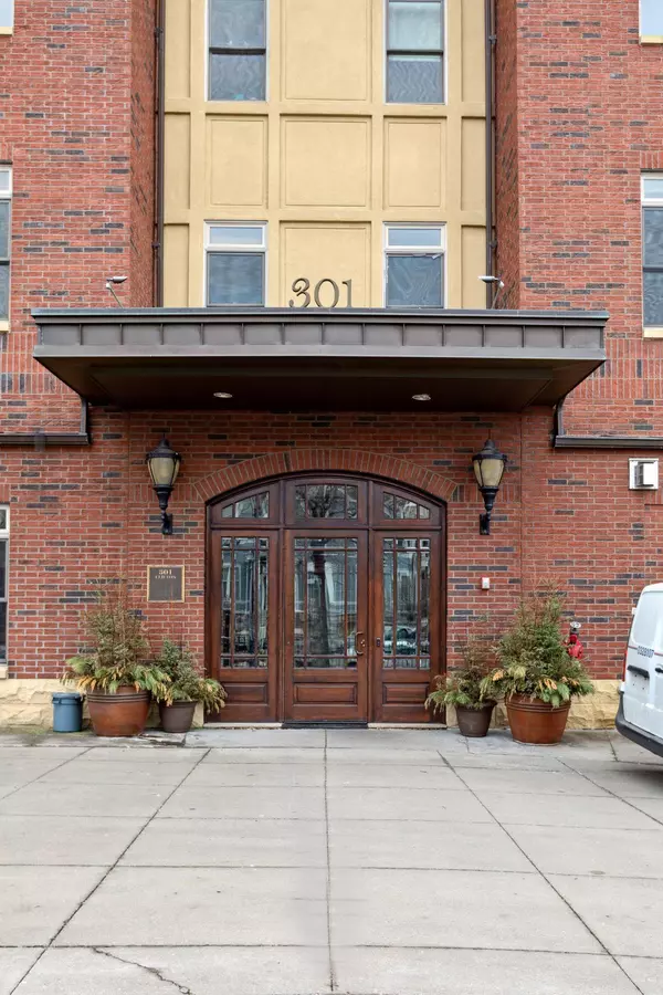 Minneapolis, MN 55403,301 Clifton AVE #3D