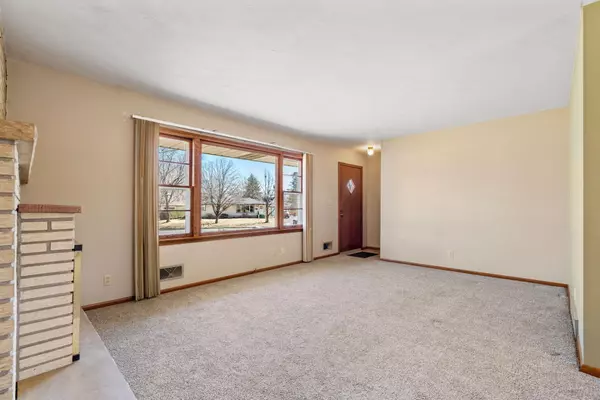 Inver Grove Heights, MN 55076,7181 Carmen AVE E