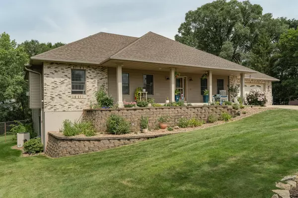 Rochester, MN 55906,2111 E River RD NE