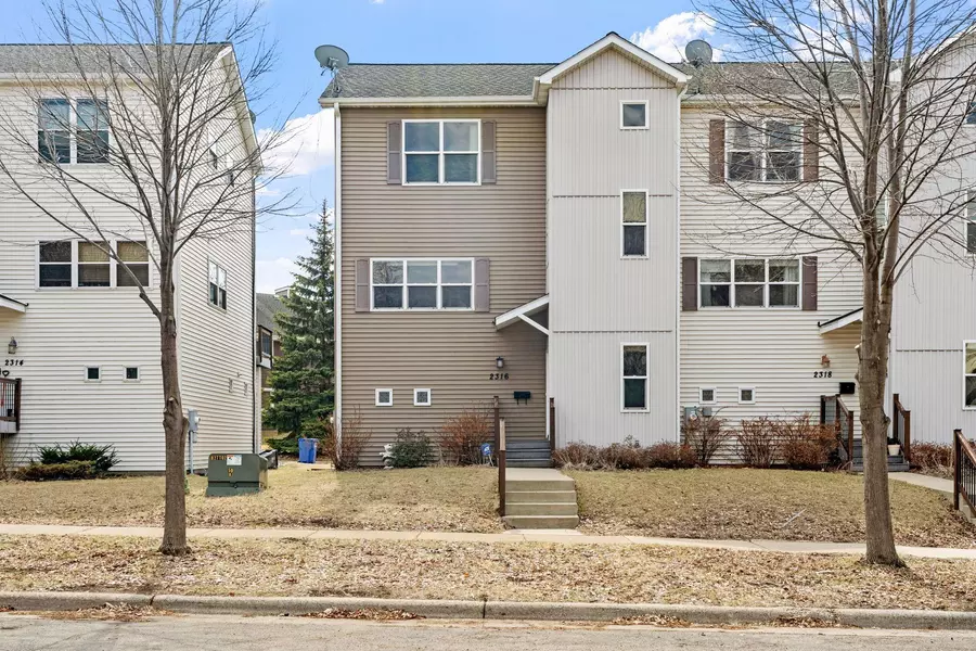 2316 Long AVE, Saint Paul, MN 55114