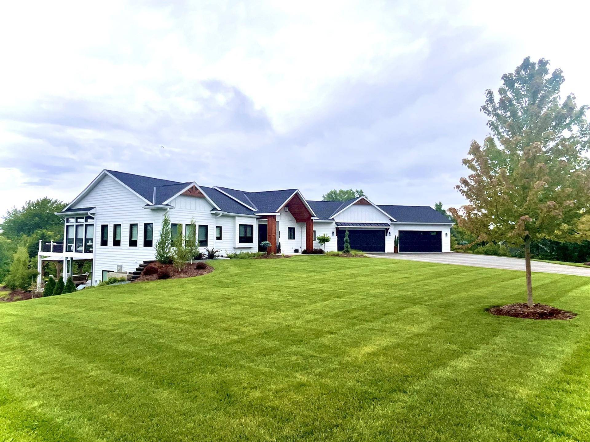 9551 230th ST E, Lakeville, MN 55044