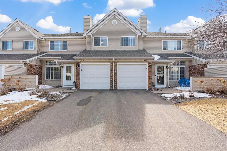 1910 Sapphire PT #114, Eagan, MN 55122