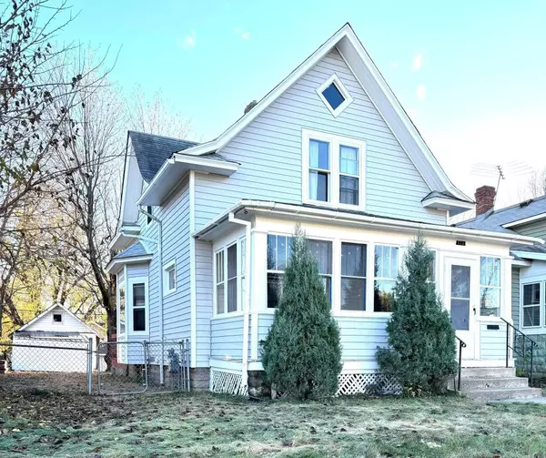 Saint Paul, MN 55104,974 Fuller AVE