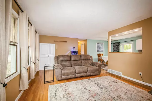 Mounds View, MN 55112,8101 Edgewood DR