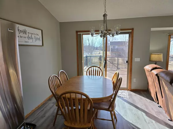 Monticello, MN 55362,9049 Farmstead AVE
