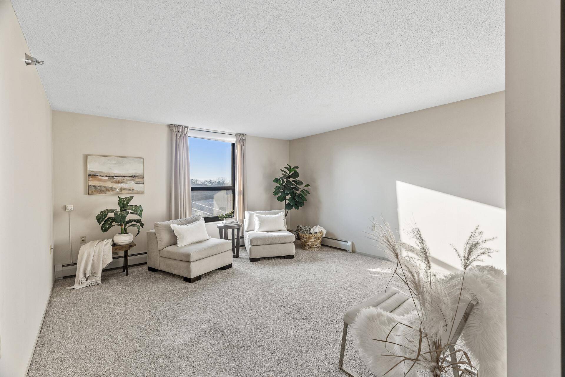 Richfield, MN 55423,6615 Lake Shore DR S #515