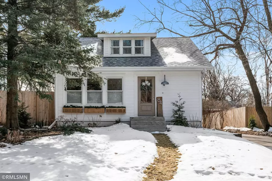 84 Dahlia ST, Mahtomedi, MN 55115