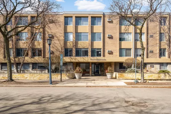 Minneapolis, MN 55403,1770 Bryant AVE S #303