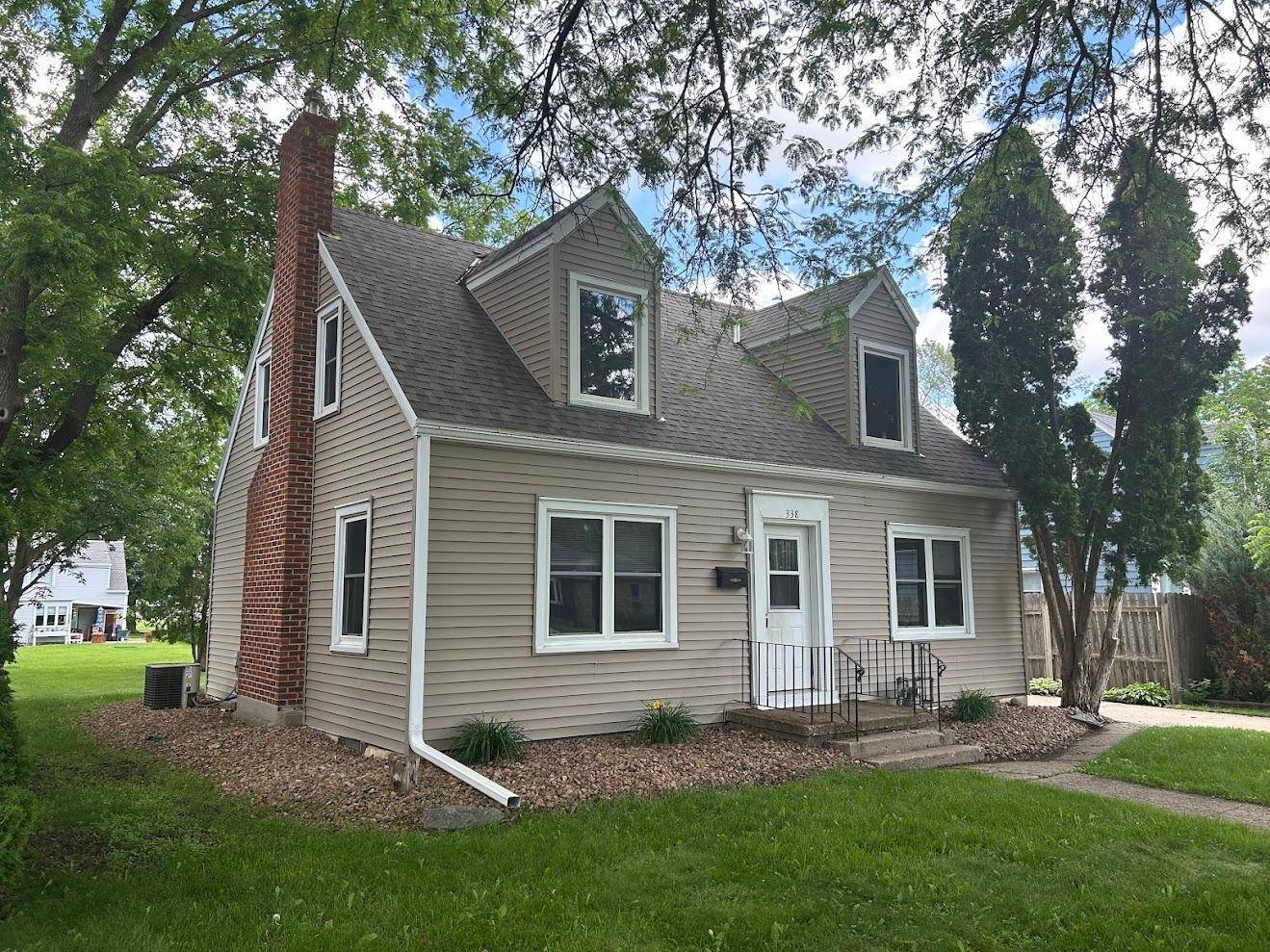 338 South ST, Owatonna, MN 55060