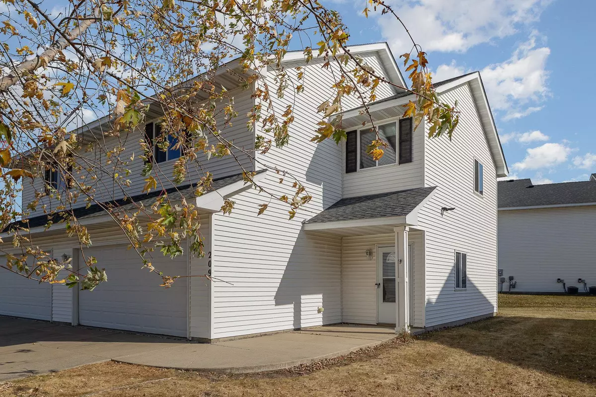 New Prague, MN 56071,209 7th AVE NW #209