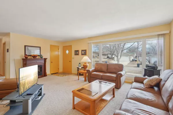 North Saint Paul, MN 55109,2805 Chisholm AVE