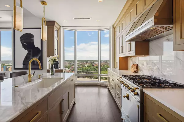 Minneapolis, MN 55415,1111 W River Pkwy #22C