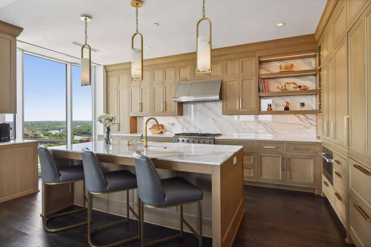 Minneapolis, MN 55415,1111 W River Pkwy #22C
