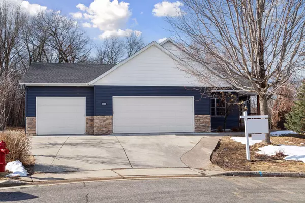 2416 Pepper Ridge CT, Northfield, MN 55057