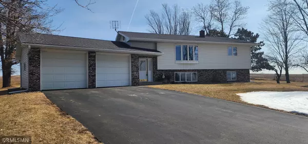 1679 100th ST, New Richmond, WI 54017