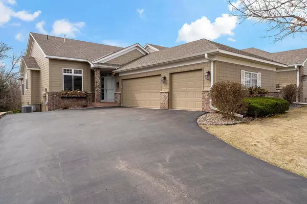 15304 Jeffers PASS NW, Prior Lake, MN 55372