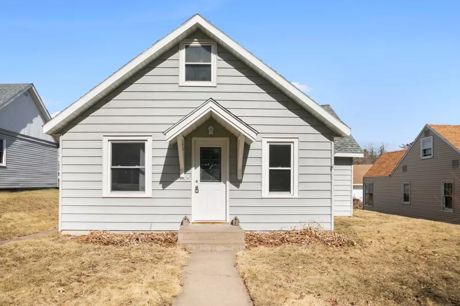 434 Maple ST, Glenwood City, WI 54013