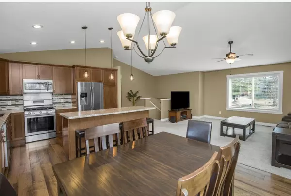 Oakdale, MN 55128,2688 Gresham AVE N