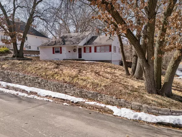 Edina, MN 55436,4500 Parkside Lane