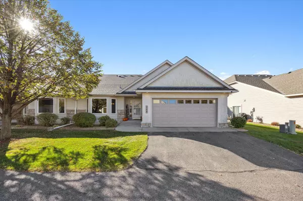 326 10th AVE SE, New Prague, MN 56071