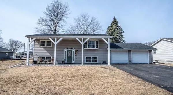 Gaylord, MN 55334,809 9th ST
