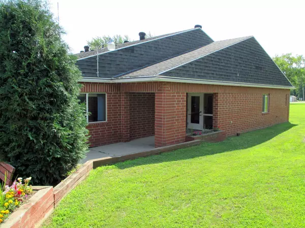 222 1st AVE NE #3,  Eagle Bend,  MN 56446