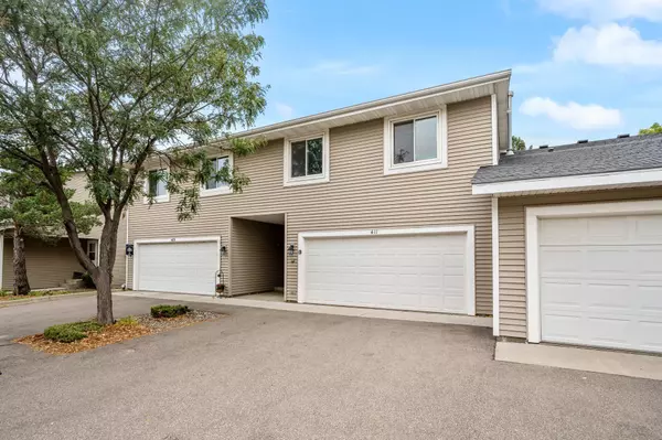 411 Whispering River LN,  Farmington,  MN 55024