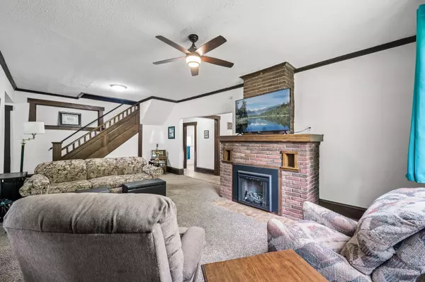 Saint Paul, MN 55106,1722 Reaney AVE E