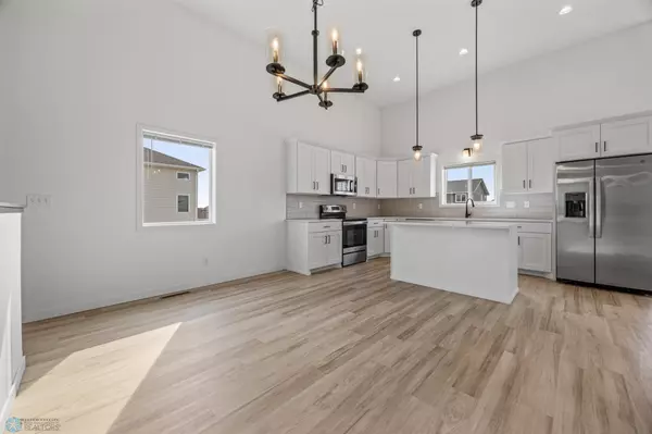 Moorhead, MN 56560,3743 17th ST S