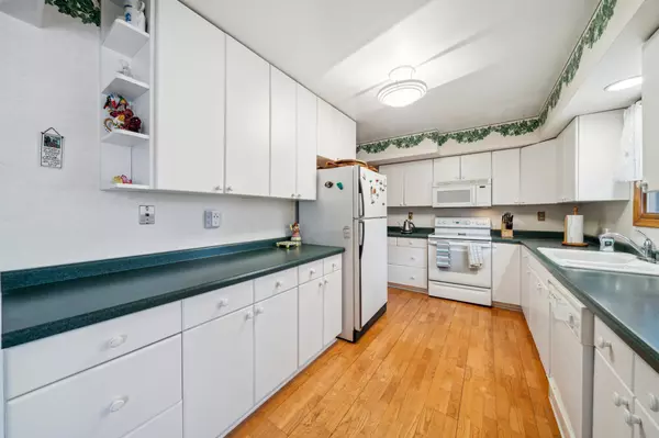 White Bear Lake, MN 55110,3850 Effress RD