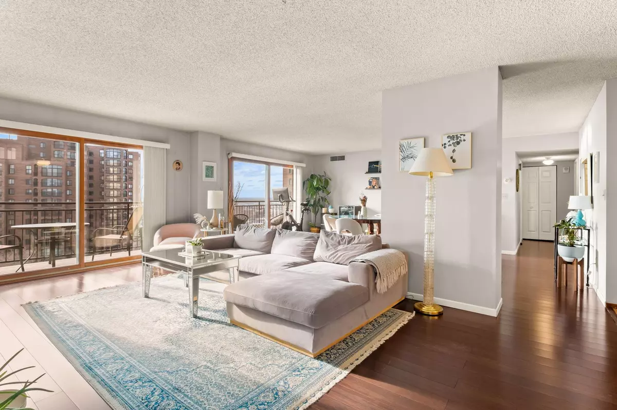 Minneapolis, MN 55403,1225 Lasalle AVE #1404