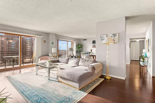 1225 Lasalle AVE #1404, Minneapolis, MN 55403