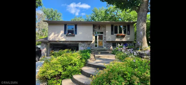 Mahtomedi, MN 55115,208 Glenmar AVE