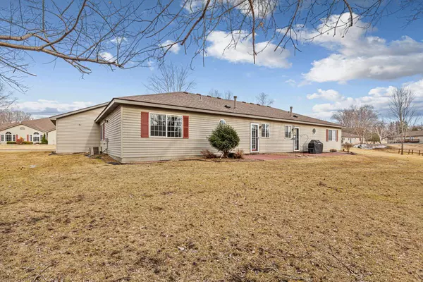 Owatonna, MN 55060,15 Carriage LN