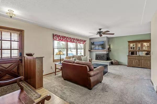 Osseo, MN 55369,517 Broadway ST E