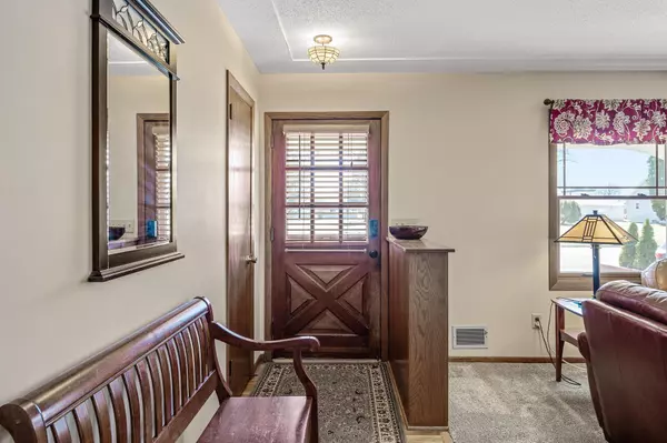 Osseo, MN 55369,517 Broadway ST E