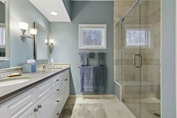 Wayzata, MN 55391,257 Lake ST W