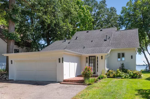 1390 Rest Point RD, Orono, MN 55364