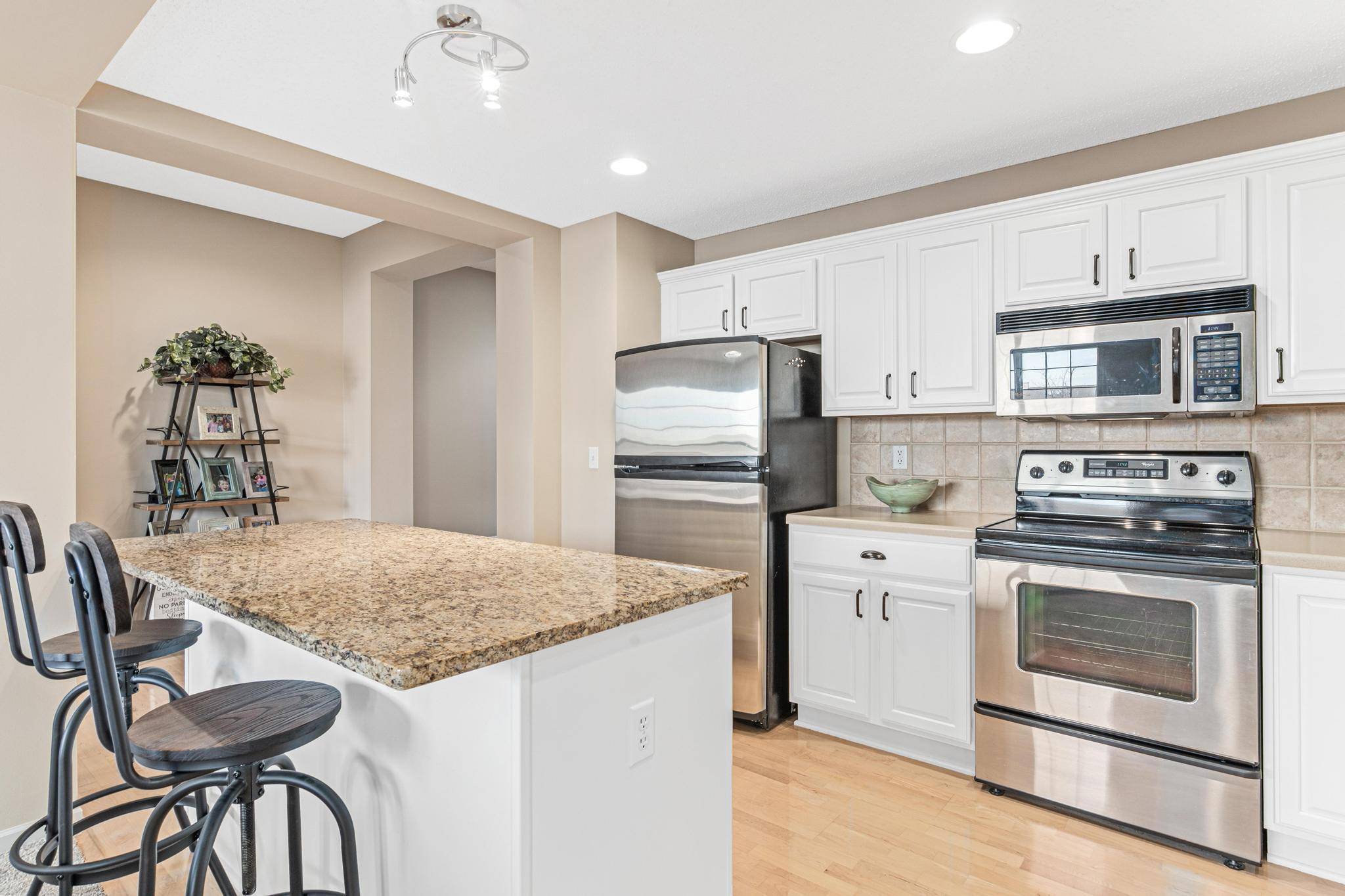 Eden Prairie, MN 55344,8317 Townsend DR #207
