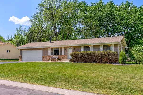 6829 Dallas LN N, Maple Grove, MN 55311