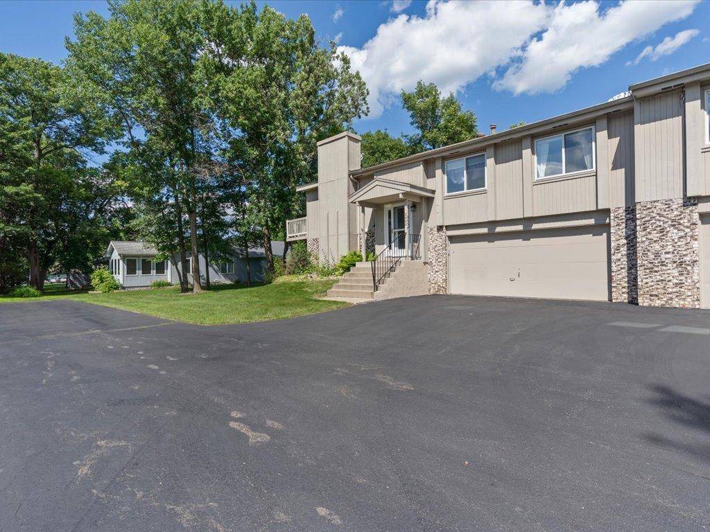 Brainerd, MN 56401,2208 Spruce DR